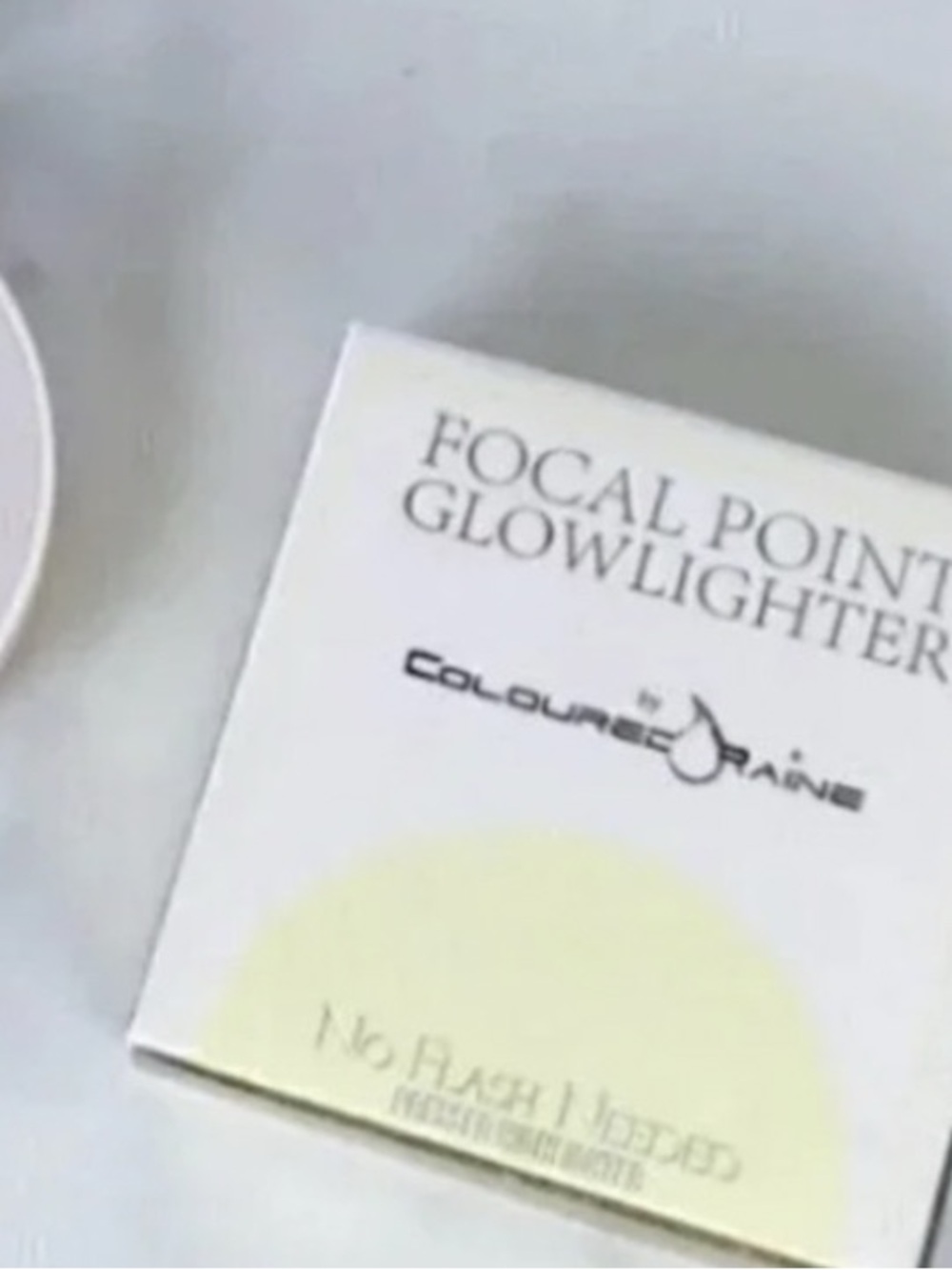 Coloured Raine Focal Point Glowlighter ‘No Flash Needed’ Pressed Highlighter - Picture 7 of 9